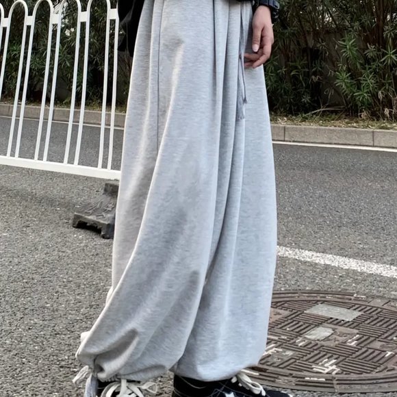 Baggy Pants - Picture 2 of 4